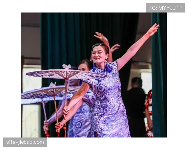 转播花絮：天空体育解说员戏称某次成功的团队压迫为“教科书般的狩猎围抢”