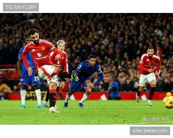 特写：洛里昂门将三次关键扑救，力保球门不失